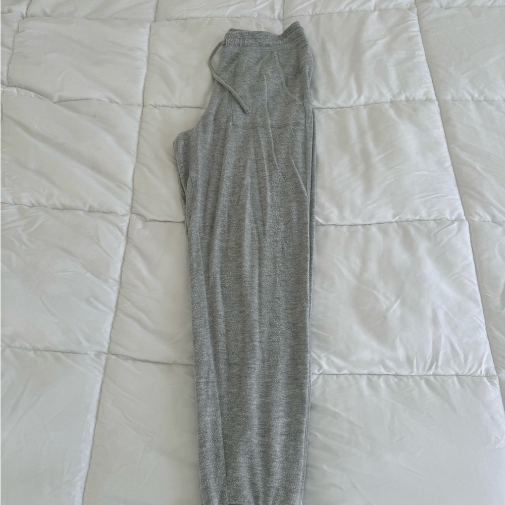 ALO YOGA SoHo grey sweatpants